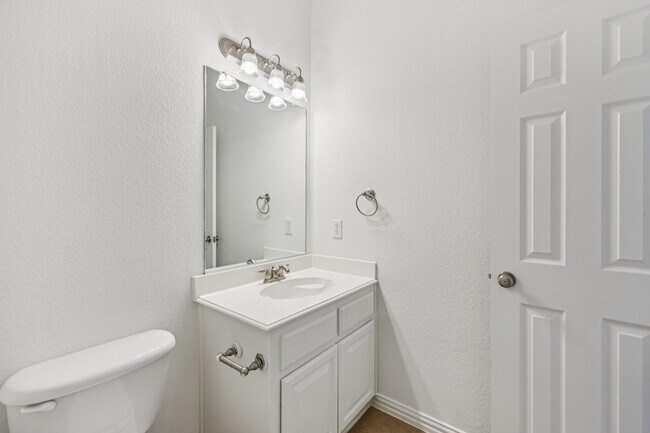 Building Photo - 11295 Apple Valley Dr