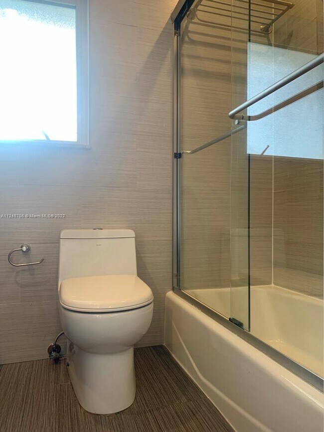 Building Photo - 1001 Surfside Blvd