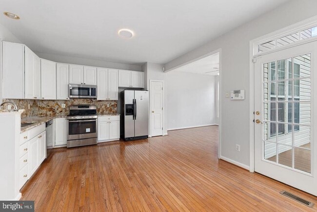 Building Photo - 13700 Barksdale Dr