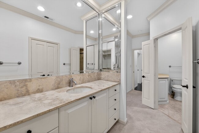 Building Photo - 155 N Hanley Rd