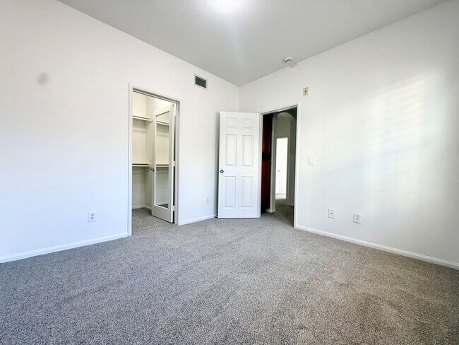 Building Photo - 2810 Piantino Cir