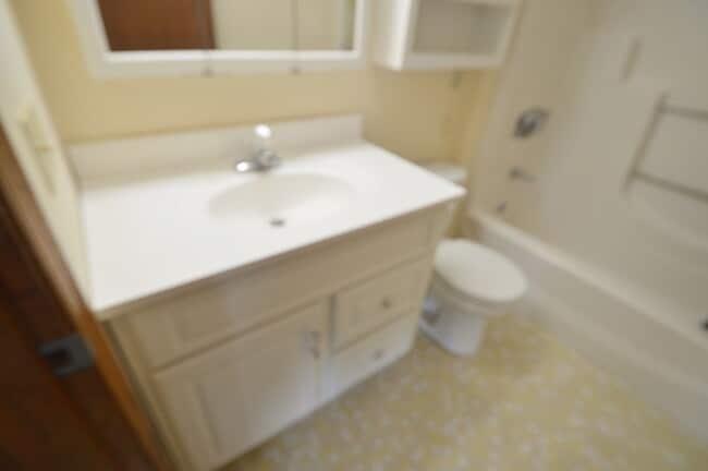 Building Photo - Holden Condo: 1 Bed 1 Bath