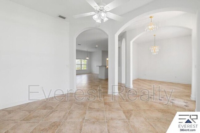 Building Photo - 13 Sleigh Bell Pl