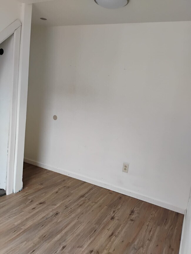 Building Photo - 150 Chestnut Ave