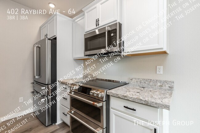 Building Photo - 402 Raybird Ave