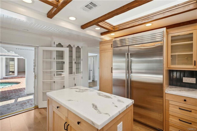 Building Photo - 2801 Pebble Dr