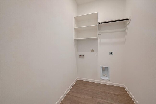Building Photo - 4826 Joplin St