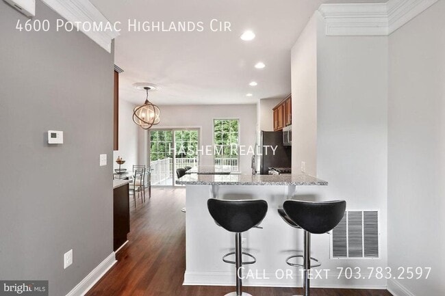 Building Photo - 4600 Potomac Highlands Cir