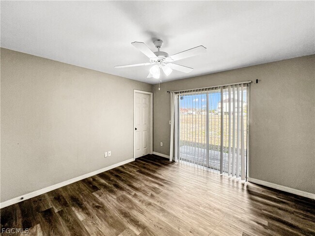 Building Photo - 1215 SE 8th Ave