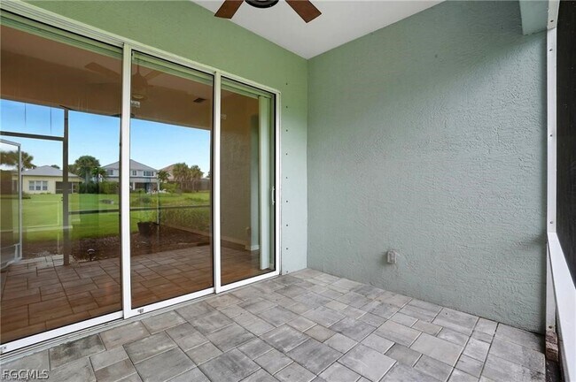 Building Photo - 2427 Woodbourne Pl