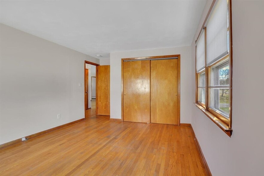 Building Photo - 57 Alanby Dr