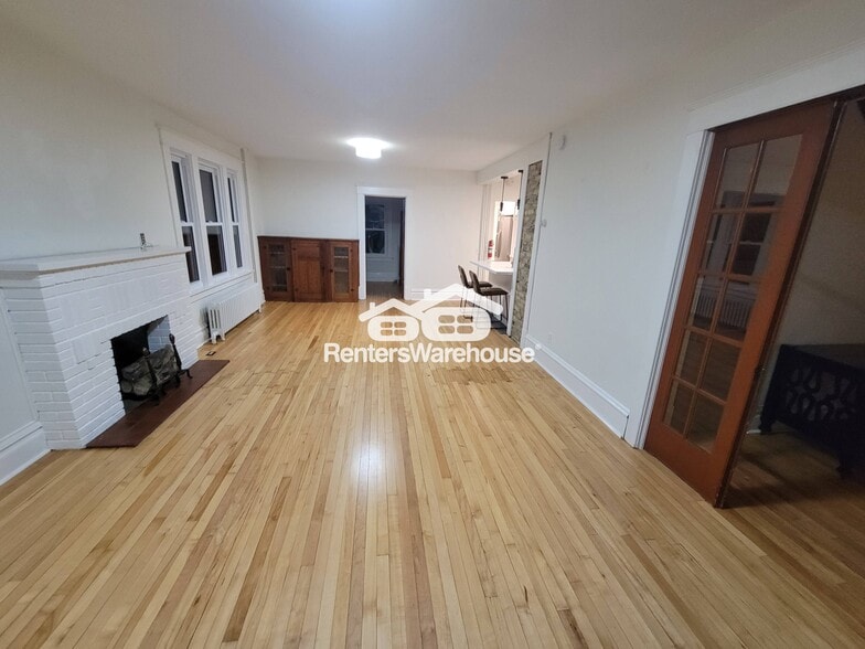 Building Photo - 314 St Olaf Ave