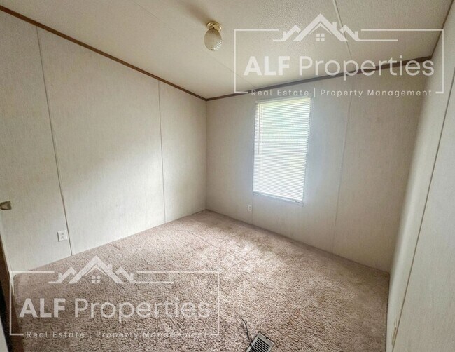 Building Photo - 157 Autumn Ln