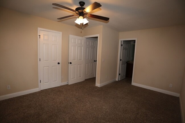 Building Photo - 142 Reserve Ln