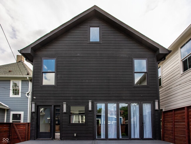 Building Photo - 2058 Carrollton Ave