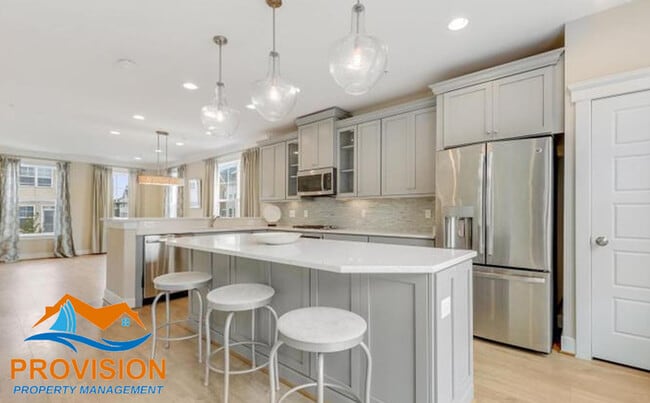 Building Photo - 7802 Five Oaks Ct