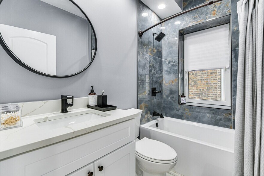 Building Photo - 1034 N Drake Ave