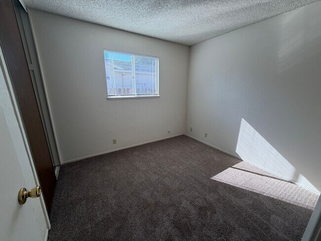 Building Photo - 612 Wigeon Way