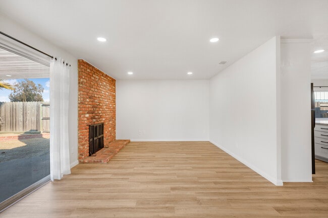 Building Photo - 4055 Draco Dr