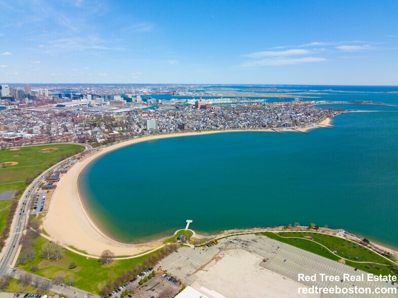 Building Photo - 880 E 4th St