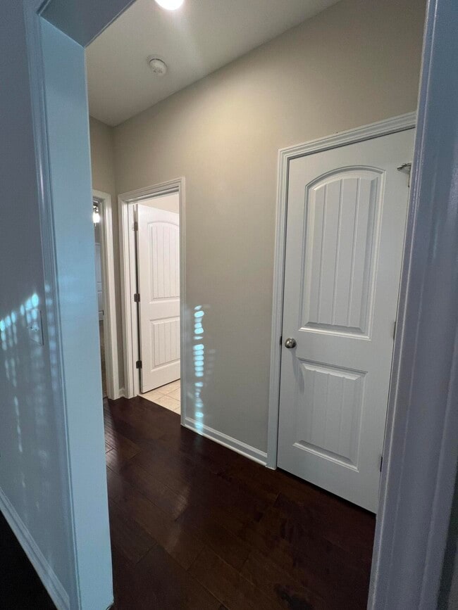 Building Photo - 3177 Mayflower Ln