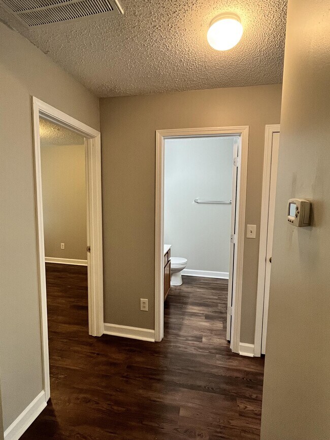 Building Photo - 325 Kingville Dr