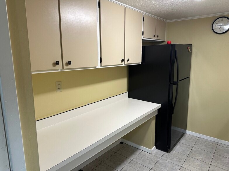 Building Photo - 1855 Poplar Woods Cir W