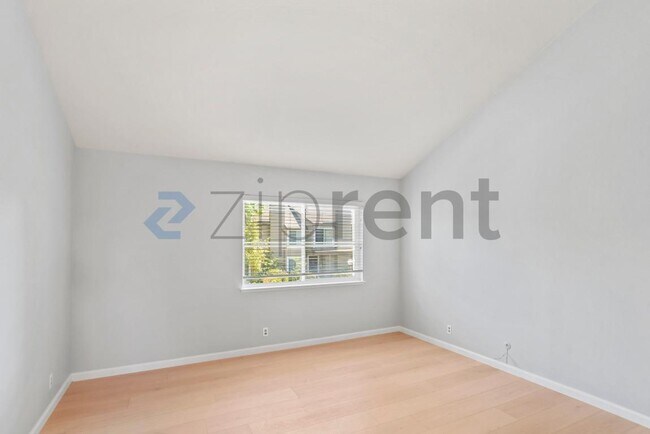 Building Photo - 1030 Gull Ave