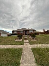 Building Photo - 1046 Waterview Dr