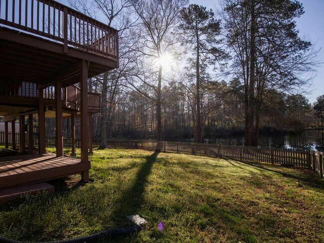 Building Photo - Move in ready 3 bedroom home