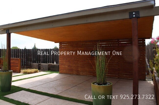 Building Photo - 2216 Ackerman Dr