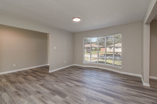 Building Photo - 4318 Burkegate Dr