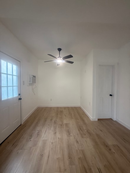 Building Photo - 1601 E 13th St