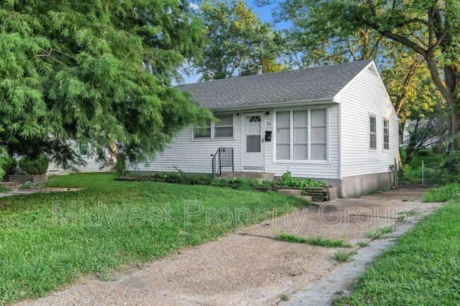 Building Photo - 306 Banff Cir