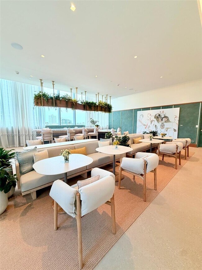 Building Photo - 77 SE 5th St