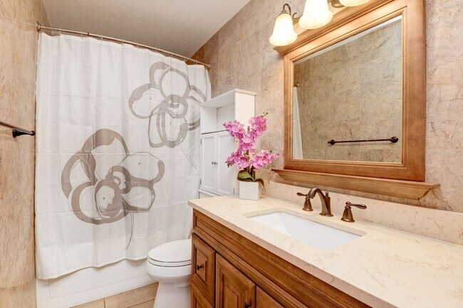 Building Photo - Furnished right by the beach in Imperial beach