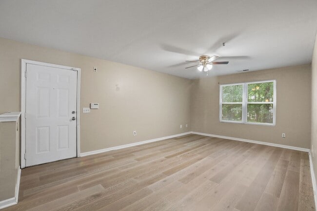 Building Photo - 5104 Fairington Ridge Cir