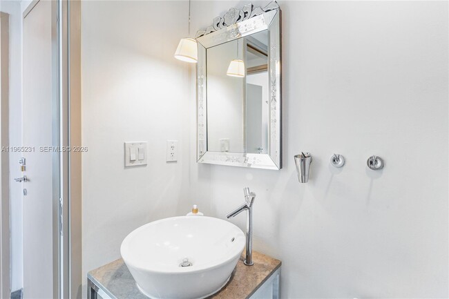 Building Photo - 450 Alton Rd