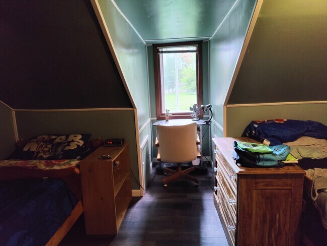 Building Photo - 721 E Emerson St