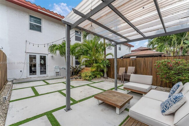 Building Photo - 20975 SW 84th Ave