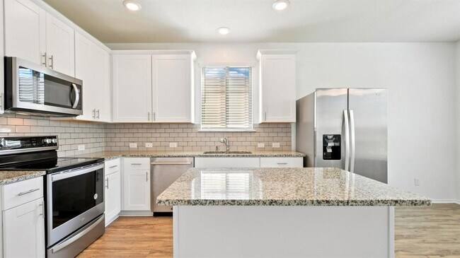 Building Photo - 141 Miracle Dr