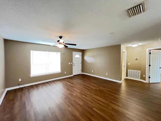 Building Photo - 3 BD/2BA Home in Beautiful Ocala!!!