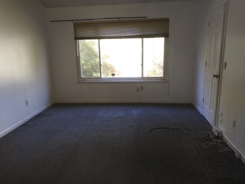 Building Photo - 1491 Devon Mill Way