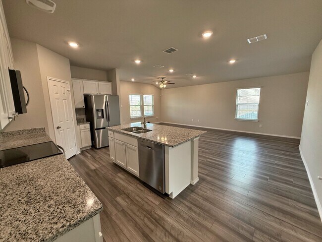 Building Photo - 2828 Gilchrist Dr