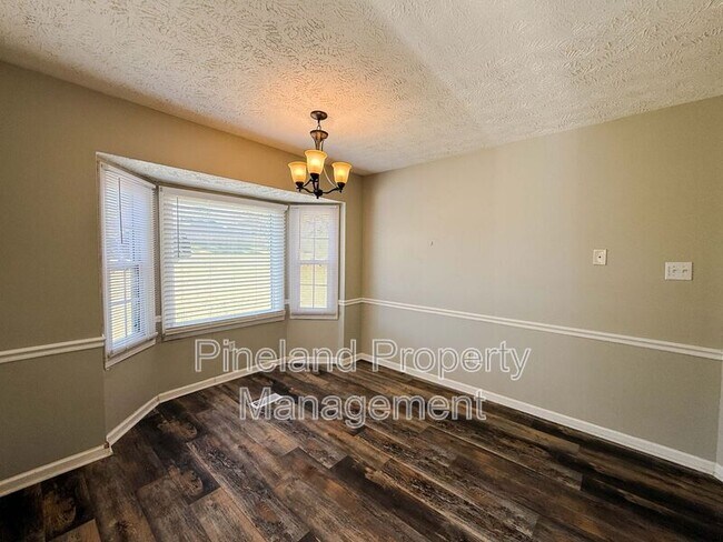 Building Photo - 1703 Natchez Loop