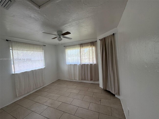 Building Photo - 5535 Tenth Ave