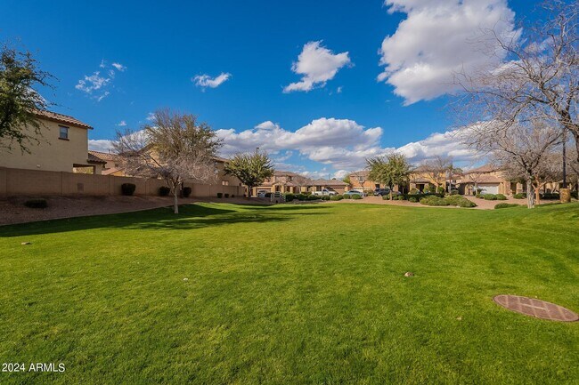 Building Photo - 2873 E Bart St