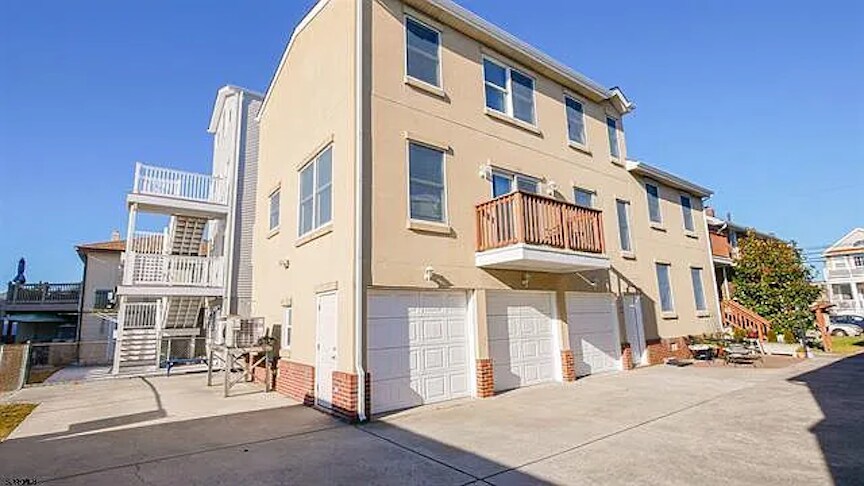 Building Photo - 10 N Adams Ave