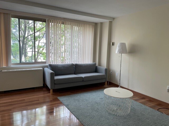 living space w/furniture - 922 24th St NW