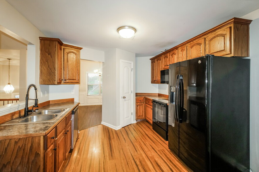Building Photo - 64 Hamil Ct NW